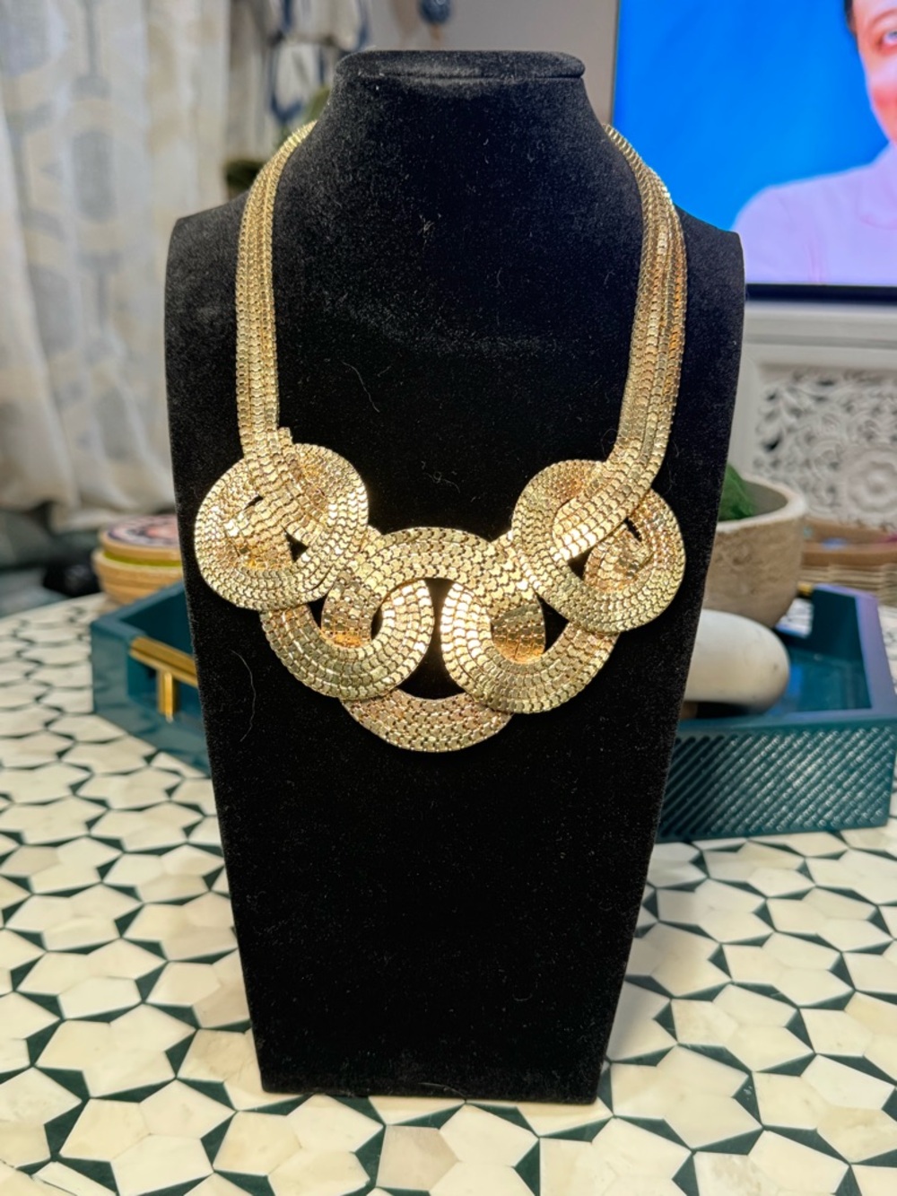 💛✨ Gold Interlocking Circle Necklace Jewelry statement necklace‎ Loop Nautical - Picture 2 of 2